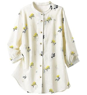 BELLUNA（ベルーナ）の「綿１００％スラブ配色刺しゅうブラウス（ブラウス）」｜オフ白系