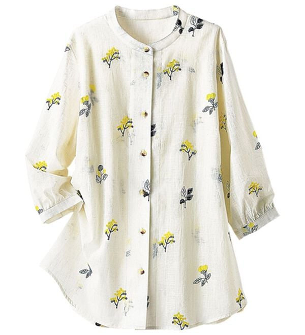 BELLUNA（ベルーナ）の「綿１００％スラブ配色刺しゅうブラウス（ブラウス）」｜オフ白系