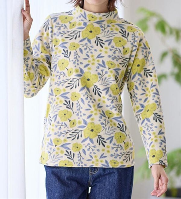 LAVIENNE（ラヴィエンヌ）の「薄手ストレッチフリースのプリントハイネック長袖（ニット・セーター）」｜詳細画像