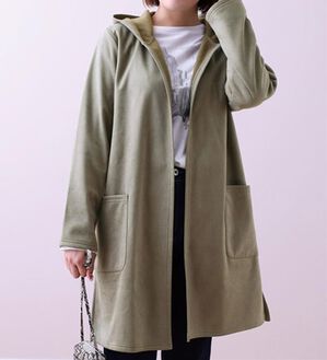 BELLUNA（ベルーナ）の「スエード調素材裏起毛フードカーディガン（ニットカーディガン）」｜カーキ