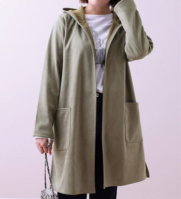 BELLUNA（ベルーナ）の「スエード調素材裏起毛フードカーディガン（ニットカーディガン）」｜カーキ