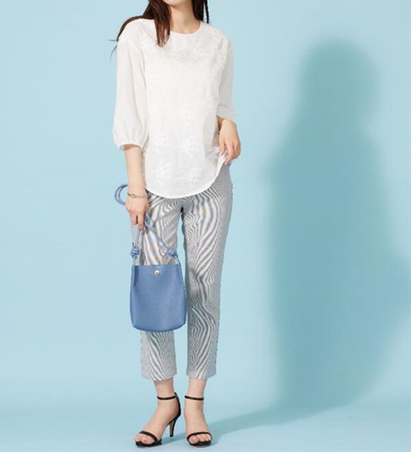 BELLUNA（ベルーナ）の「モチーフレース使いふんわり袖ブラウス（ブラウス）」｜詳細画像