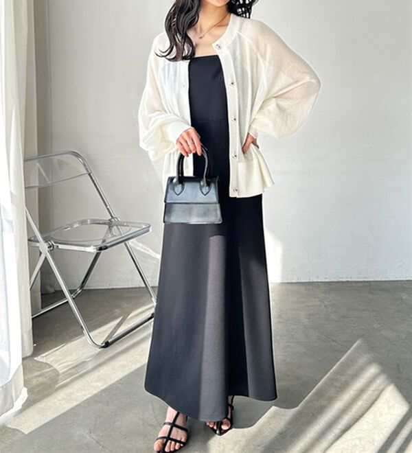 GeeRA（ジーラ）の「ゴールドボタンシアーカーディガン（ニットカーディガン）」｜詳細画像