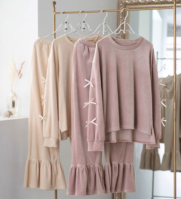 YU'NOW（ユナウ）の「【上下２点セット】ベロアリボンルームウェア（パジャマ・ルームウェア）」｜詳細画像