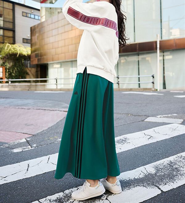 RANAN（ラナン）の「＜ａｄｉｄａｓ＞Ｗ　ＷＯＲＤ　クルースウェット（トレーナー・スウェット）」｜詳細画像