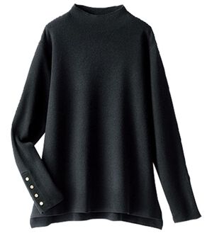 BELLUNA（ベルーナ）の「もちもち袖ボタンニットプルオーバー（ニット・セーター）」｜黒