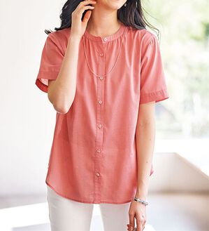 BELLUNA（ベルーナ）の「ギャザー使いバンドカラーブラウス（ブラウス）」｜ピンク