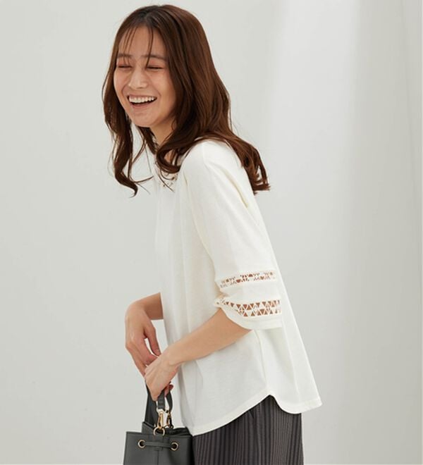 BELLUNA（ベルーナ）の「衿＆袖ハシゴレース使いプルオーバー（カットソー）」｜詳細画像