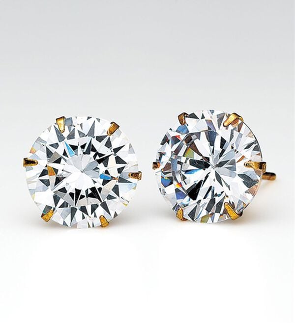 ルフラン（ルフラン）の「１８金ポストピアス（イヤリング・ピアス）」｜キュービック