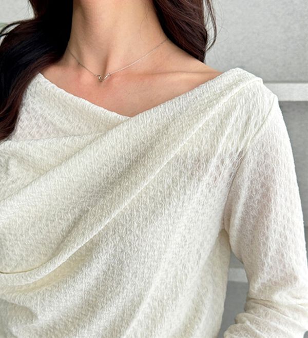 GeeRA（ジーラ）の「ジャガード素材ドレープカットソー（カットソー）」｜詳細画像