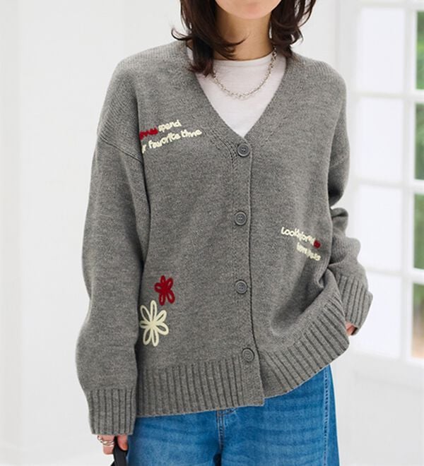 BELLUNA（ベルーナ）の「配色刺しゅう使いニットカーディガン（ニットカーディガン）」｜詳細画像