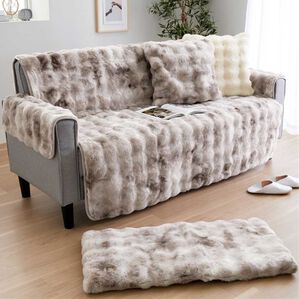 iellio（イエリオ）の「ぽこぽこボリュームファーソファカバー・シートクッション＜あったか・ラビットファー調・長座布団・チェアカバー＞（ソファーカバー）」｜ブラウン