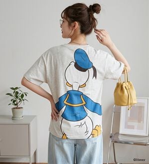 BELLUNA（ベルーナ）の「＜Ｄｉｓｎｅｙ＞【ドナルド＆デイジー】抱き着きプリントTシャツ（カットソー）」｜オートミール（ドナルド）