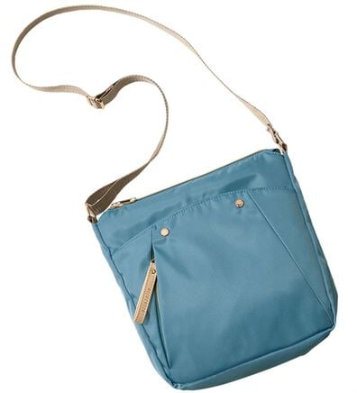 BELLUNA（ベルーナ）の「大人の上品見え縦型ショルダー（ショルダーバッグ）」