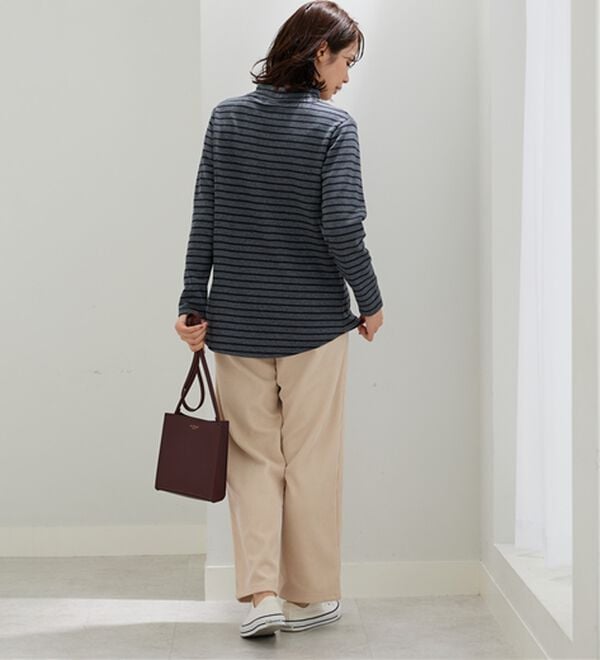 BELLUNA（ベルーナ）の「ふわふわ裏ファーハイネックプルオーバー（カットソー）」｜詳細画像