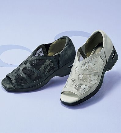 BELLUNA（ベルーナ）の「４Ｅチュールレース使いサンダル（サンダル・ミュール）」