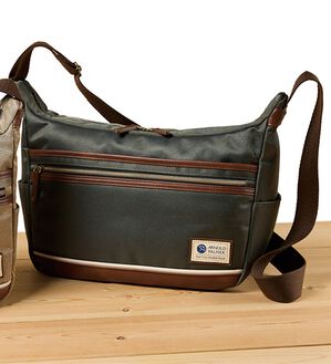 「＜アーノルド　パーマー＞収納上手なクロスボディバッグ（メンズボディバッグ・ウエストポーチ）」｜カーキ