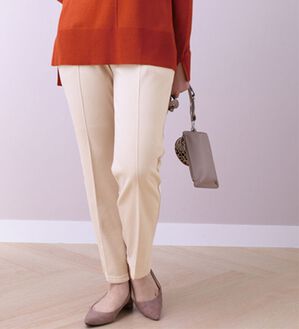 BELLUNA（ベルーナ）の「シアバター加工裏ベロア美脚フレアーパンツ（フルレングスパンツ）」｜エクリュ