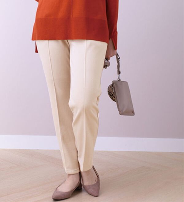 BELLUNA（ベルーナ）の「シアバター加工裏ベロア美脚フレアーパンツ（フルレングスパンツ）」｜エクリュ