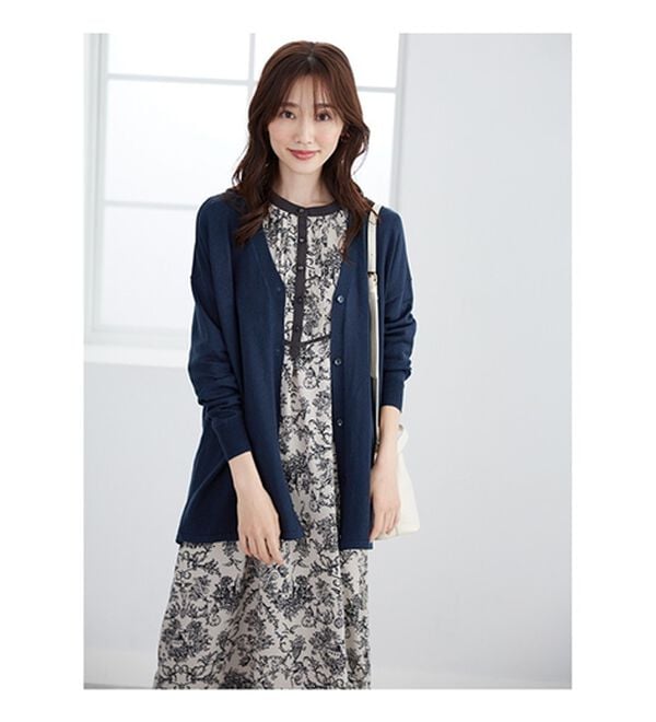 BELLUNA（ベルーナ）の「ボタン使いＶネックカーディガン（ニットカーディガン）」｜詳細画像