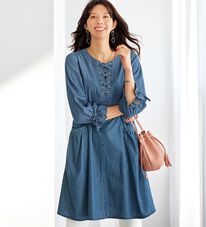 BELLUNA（ベルーナ）の「胸元レースアップデニムワンピース（その他ワンピース）」