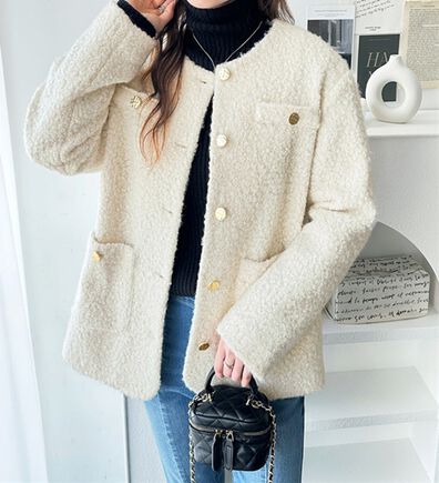 GeeRA（ジーラ）の「リングウールライク金ボタンジャケットコート（ハーフコート）」