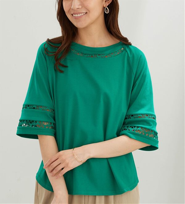 BELLUNA（ベルーナ）の「衿＆袖ハシゴレース使いプルオーバー（カットソー）」｜グリーン