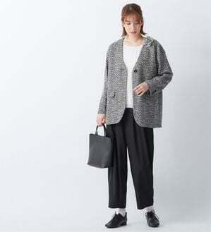 Viola e Viola（ヴィオラ エ ヴィオラ）の「カットツイードノーカラーロングジャケット（ノーカラージャケット）」｜モノトーン系