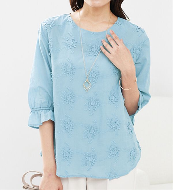 BELLUNA（ベルーナ）の「【店舗・ネット限定】モチーフレース使い袖ギャザーブラウス（ブラウス）」｜詳細画像