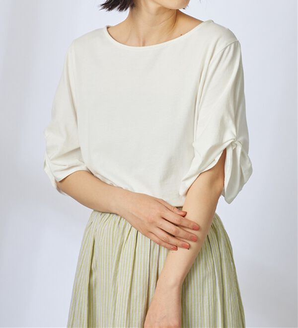 Viola e Viola（ヴィオラ エ ヴィオラ）の「綿１００％袖タックＴシャツ（Tシャツ）」｜詳細画像