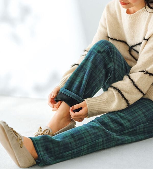 BELLUNA（ベルーナ）の「ふんわりなめらか裏ベロアパンツ（フルレングスパンツ）」｜詳細画像