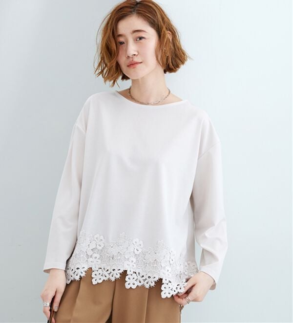 BELLUNA（ベルーナ）の「一枚で華やぐ裾レースプルオーバー（カットソー）」｜詳細画像