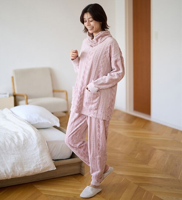 LAVIENNE（ラヴィエンヌ）の「寒がりさんのためのふわっもこケーブルフリースパジャマ（パジャマ・ルームウェア）」｜詳細画像