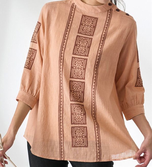 BELLUNA（ベルーナ）の「インド綿スラブ調素材幾何柄刺しゅうブラウス（ブラウス）」｜詳細画像