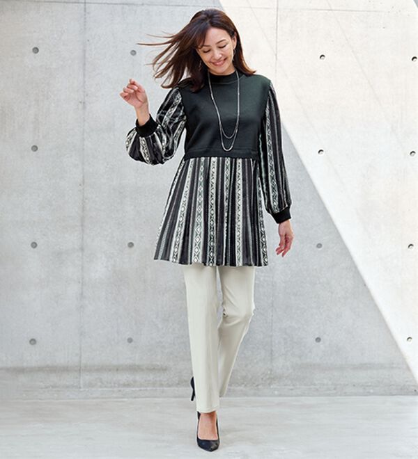 BELLUNA（ベルーナ）の「柄プリーツ切替ニットチュニック（チュニック）」｜詳細画像