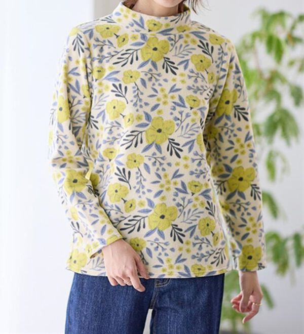 LAVIENNE（ラヴィエンヌ）の「薄手ストレッチフリースのプリントハイネック長袖（ニット・セーター）」｜詳細画像