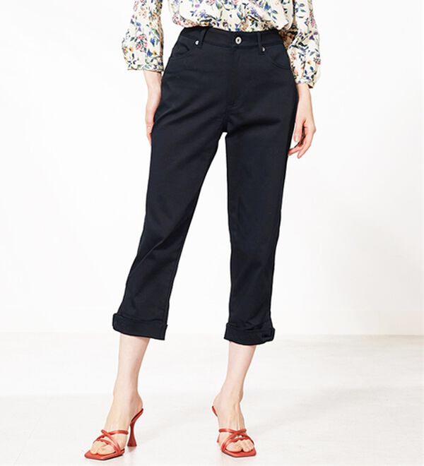 BELLUNA（ベルーナ）の「ヒンヤリ&times;サラリ速乾！綿サテンストレッチ裾リボンクロップドパンツ（クロップドパンツ）」｜詳細画像