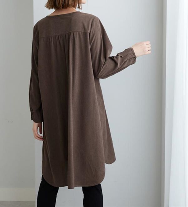 BELLUNA（ベルーナ）の「コーデュロイ素材ピンタック使いワンピース（その他ワンピース）」｜詳細画像