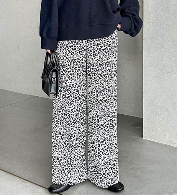 GeeRA（ジーラ）の「セルフカットセミワイドプリーツパンツ（フルレングスパンツ）」｜詳細画像