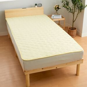 iellio（イエリオ）の「パッと置くだけピタッと簡単敷パッド（敷パッド）」｜冷感イエロー