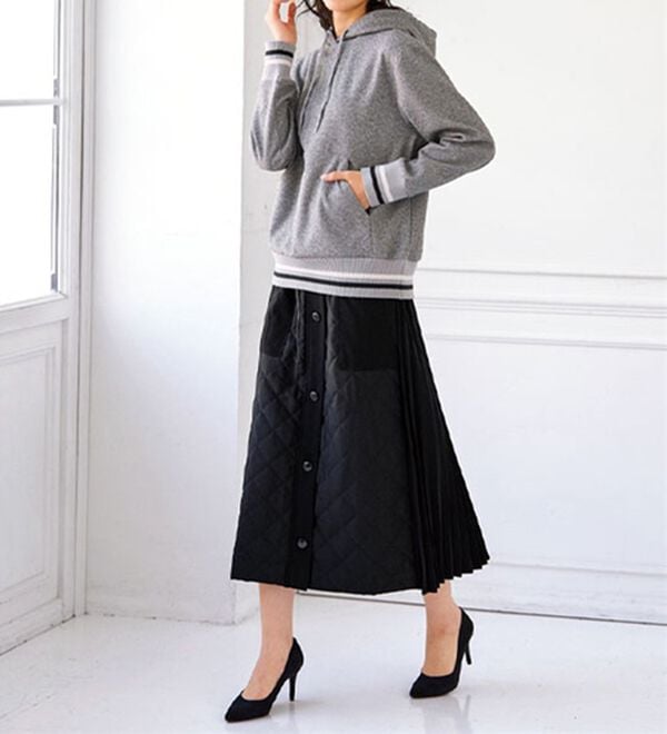 BELLUNA（ベルーナ）の「【Ｌａｇｒｉｌｕａ】キルト素材&times;プリーツデザインスカート（ロングスカート）」｜詳細画像