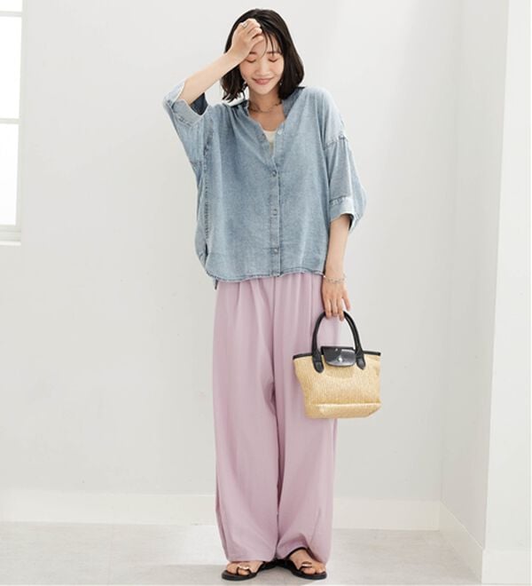 BELLUNA（ベルーナ）の「シアーデニム素材裾タックゆったりシャツ（シャツ）」｜詳細画像