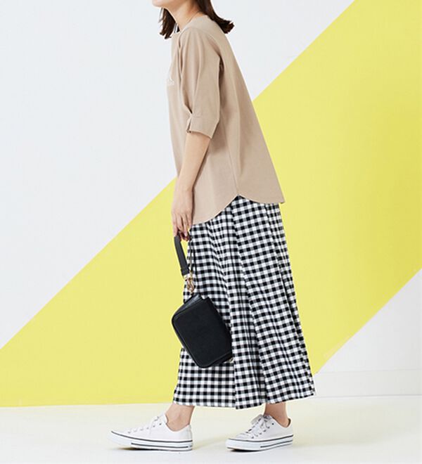 BELLUNA（ベルーナ）の「汗ジミ対策！袖タック使いロゴプルオーバー（カットソー）」｜詳細画像