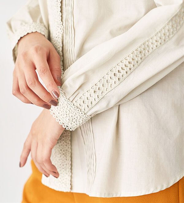 BELLUNA（ベルーナ）の「綿１００％レース&times;ピンタックデザインブラウス（ブラウス）」｜詳細画像