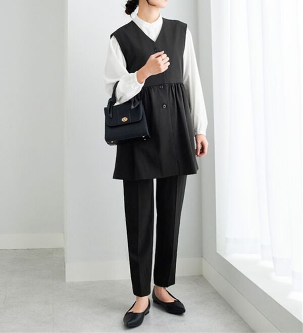 Viola e Viola（ヴィオラ エ ヴィオラ）の「【３点セット】コーデ決まるペプラムジレセットスーツ（パンツスーツ）」｜ブラック