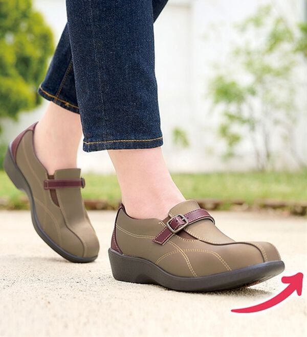 BELLUNA（ベルーナ）の「＜トパーズ＞軽量スリッポンシューズ（スリッポン）」｜詳細画像