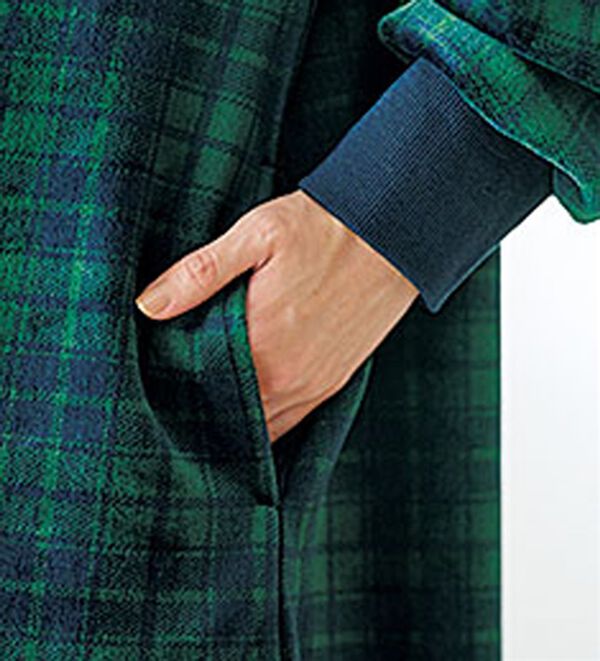 BELLUNA（ベルーナ）の「ふんわりなめらか裏ベロアワンピース（カットソーワンピース）」｜詳細画像