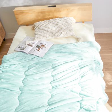 iellio（イエリオ）の「ひんやりッチ　リバーシブル冷感とろける肌掛布団＜ブランケット・夏用掛布団＞（掛布団）」