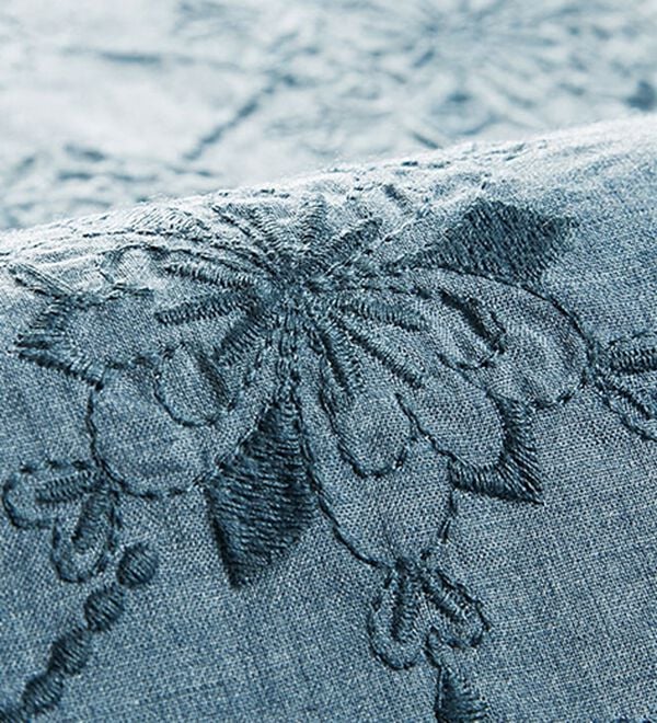 BELLUNA（ベルーナ）の「＜エレガントに体型カバー！＞刺しゅう重ねチュニック（チュニック）」｜詳細画像