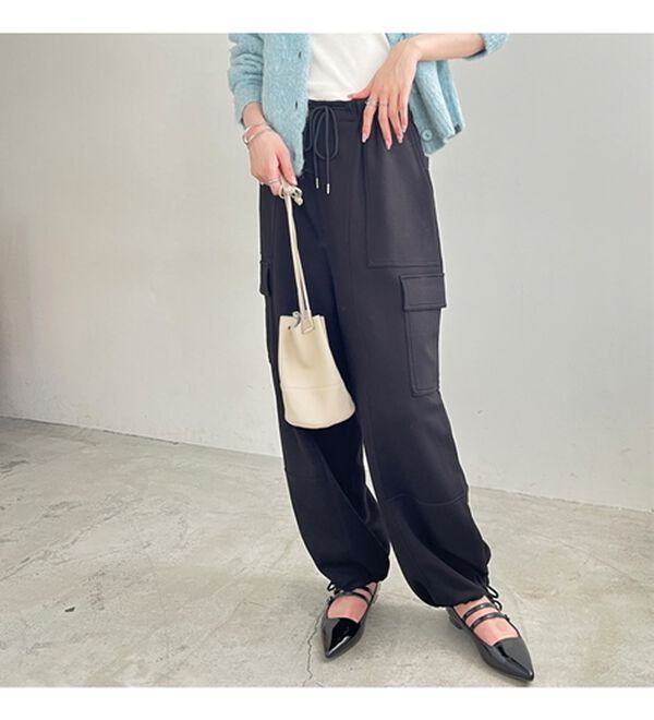 GeeRA（ジーラ）の「やわらか素材カーゴパンツ（フルレングスパンツ）」｜詳細画像